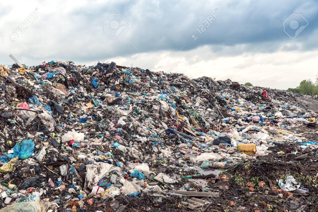 86696458-mont&oacute;n-de-basura-en-el-basurero-ilegal2.jpg